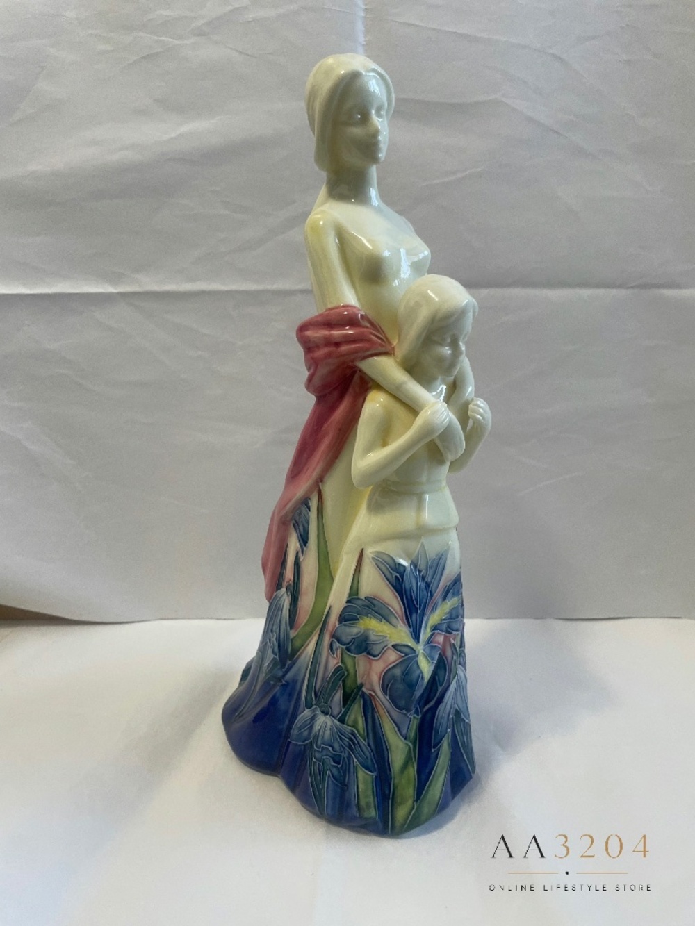 Adeline Porcellana Fine Mother & Daughter Iris Porcelain Figurine - MINT
